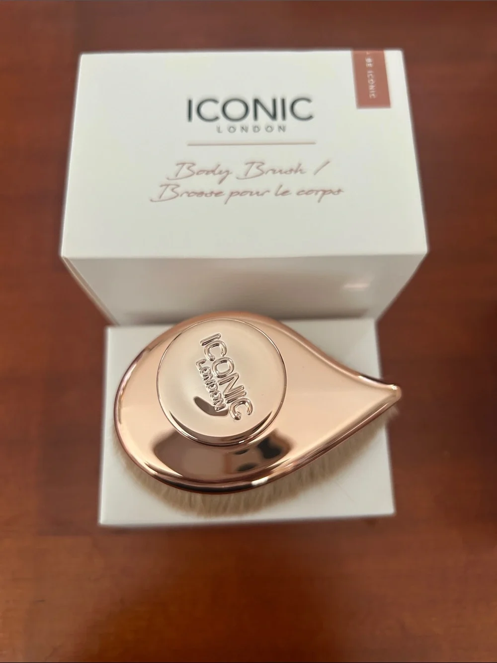 ICONIC London FACE & BODY BRUSH - Rose Gold Details